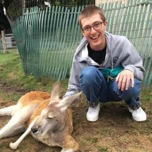 Meet your Posher, Cameron